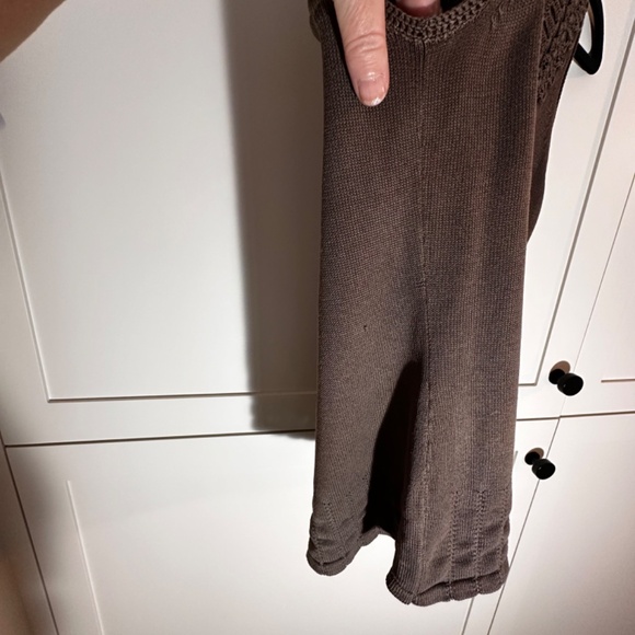 Austin Reed Silk Knit Crochet Trim V-Neck Tank Khaki; Women's Small (6) - Picture 4 of 6